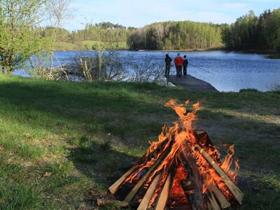 Ognisko na działce rekreacyjnej